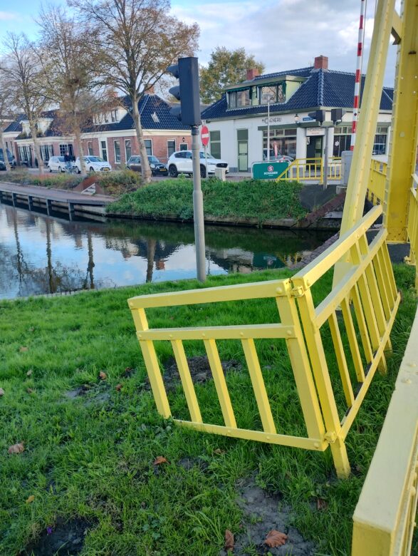 Brugdeel Rijksmonument Gele Klap in Bedum